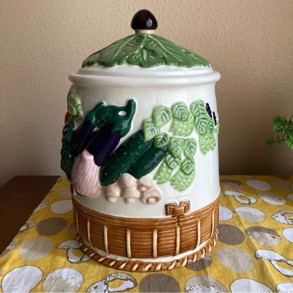 Vintage 3D vegetable garden cookie Jar